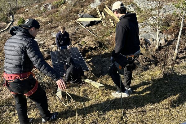Klatreutstyr er viktig sikring både i fjell og på hyttetak.