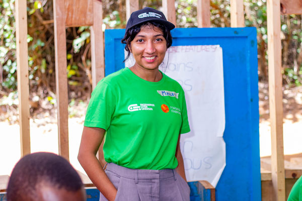 Marley, som til daglig jobber hos vår gode partner GNIST, har tidligere vært på oppdrag for IUG. Her fra STEM Without Borders - pilotprosjekt, Kenya 2022.