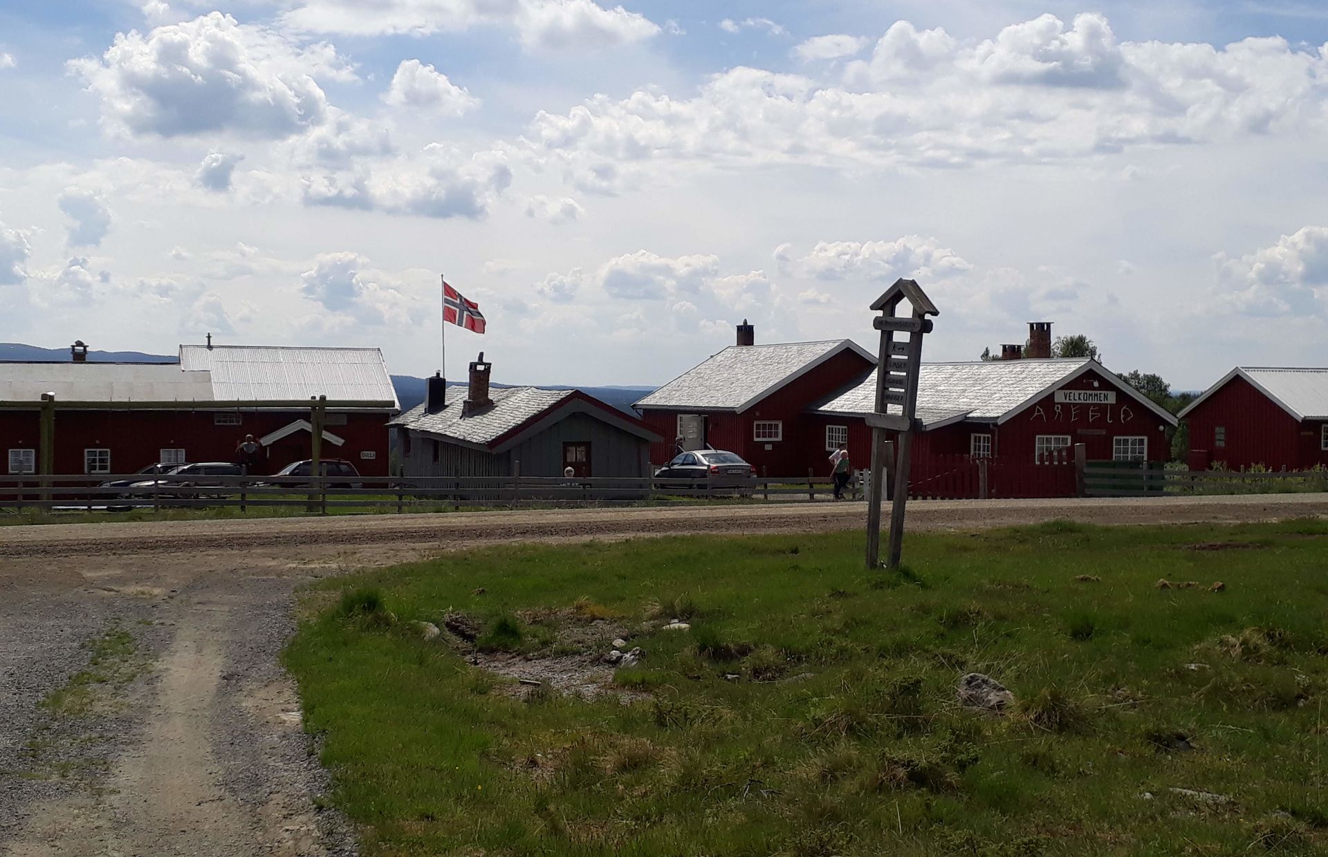 Åreeld Ungdomssenter ligger på Golsfjellet mellom Leira i Valdres og Gol i Hallingdal. 