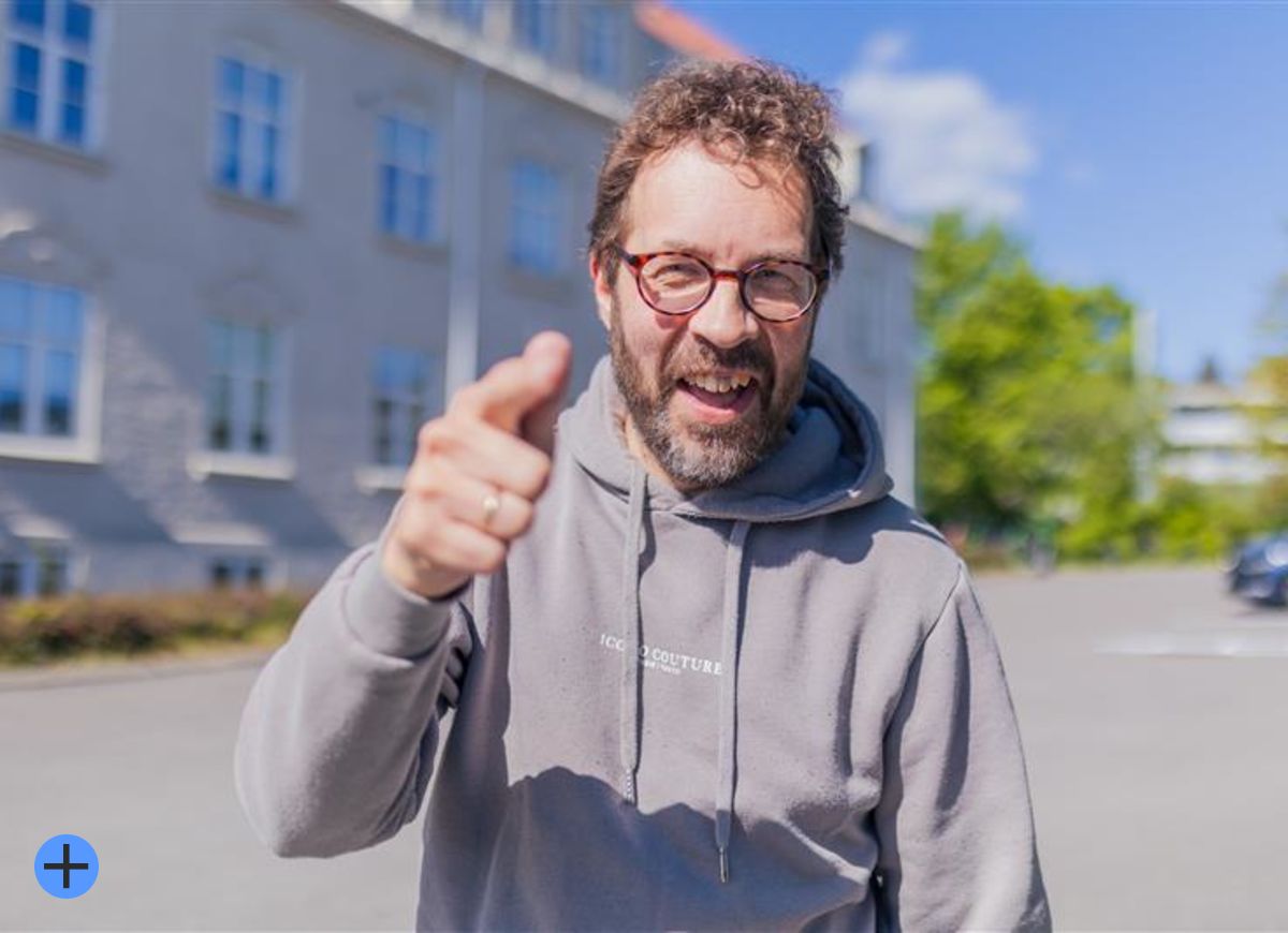 Fra visjonær ungdomsleder til en b-menneskelig bauta
