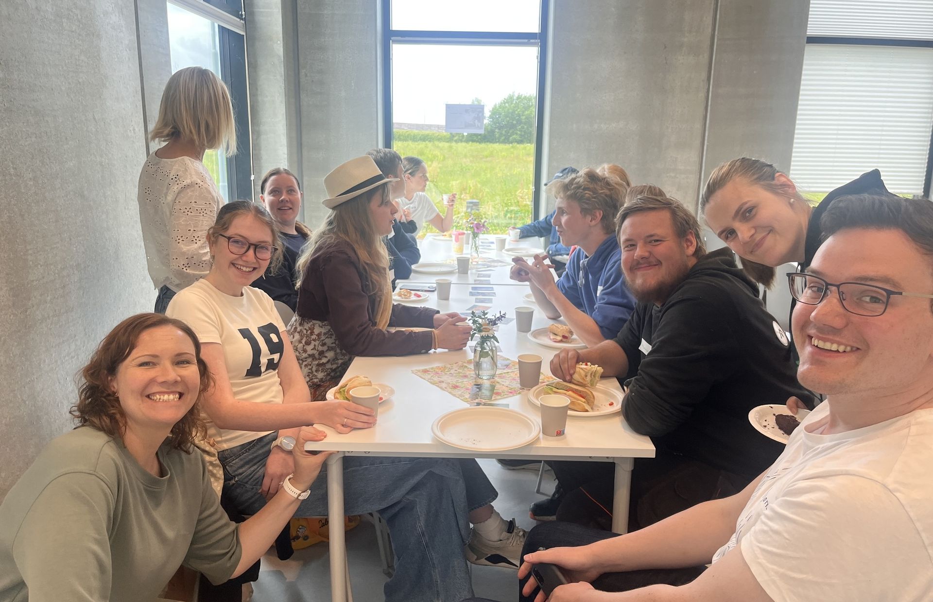 Norheim vgs har hatt sin første reunion. Rektor håper det blir en tradisjon.