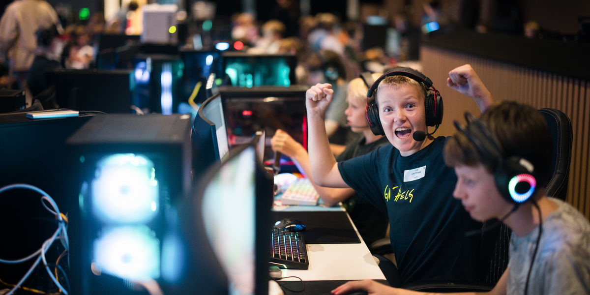 Gaming-natt for over 100 barn og ungdommer