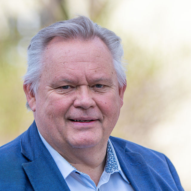 – Må be om mer penger