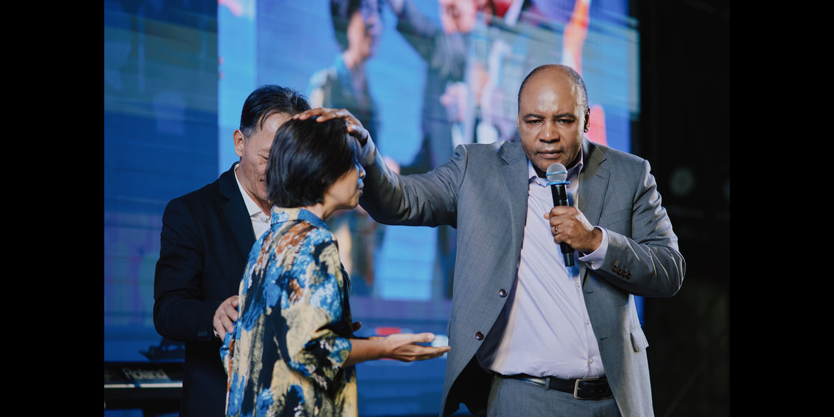 A woman diagnosed with stomach cancer had been unable to bend down and lived with severe pain. She felt a gentle wind during prayer, and the pain instantly stopped!