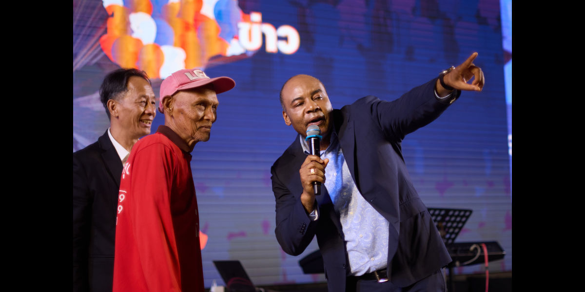 A man received two miracles. The first one was his eyes. His eyes could not see well for 10 years, the sight was blurred. While being at the Miracle Night, he could see clearly!