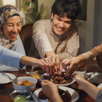 Hvordan engasjere deg med muslimer i ramadan