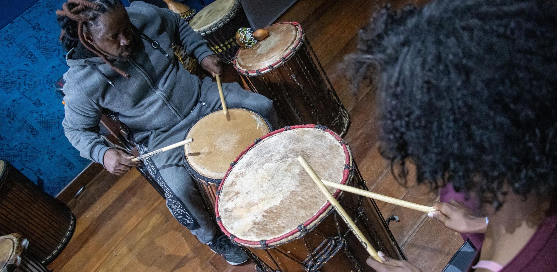 Samspill og rytmer: Perkusjonsverkstedet bygger mestring og fellesskap