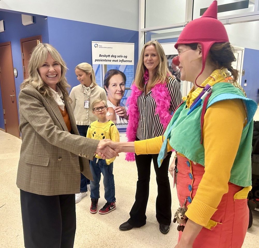 Maskorama-utstilling med barnas fantasitegninger på Rikshospitalet