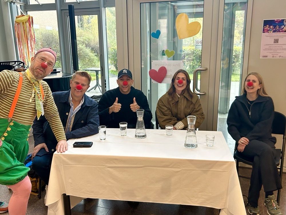 Maskorama-utstilling med barnas fantasitegninger på Rikshospitalet