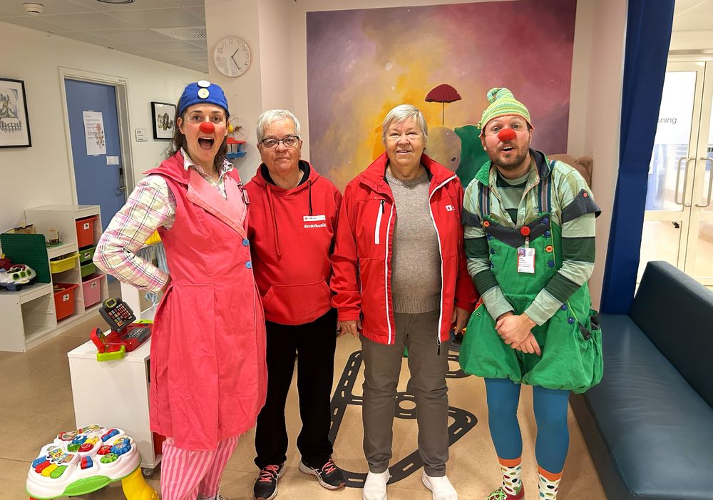 Ullensaker Røde Kors og Sykehusklovnene med felles mål om å skape gode øyeblikk for barn og unge