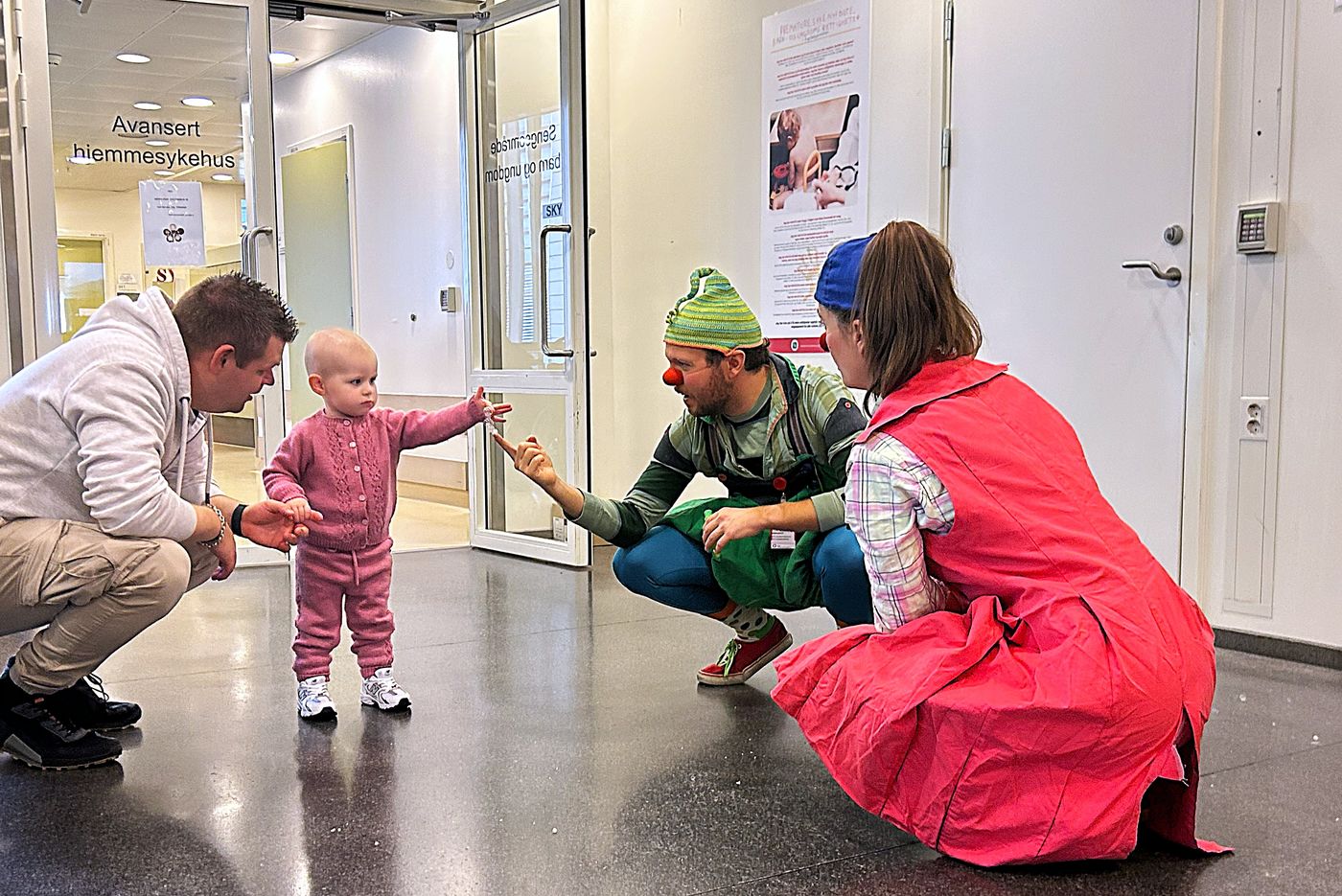 Ullensaker Røde Kors og Sykehusklovnene med felles mål om å skape gode øyeblikk for barn og unge