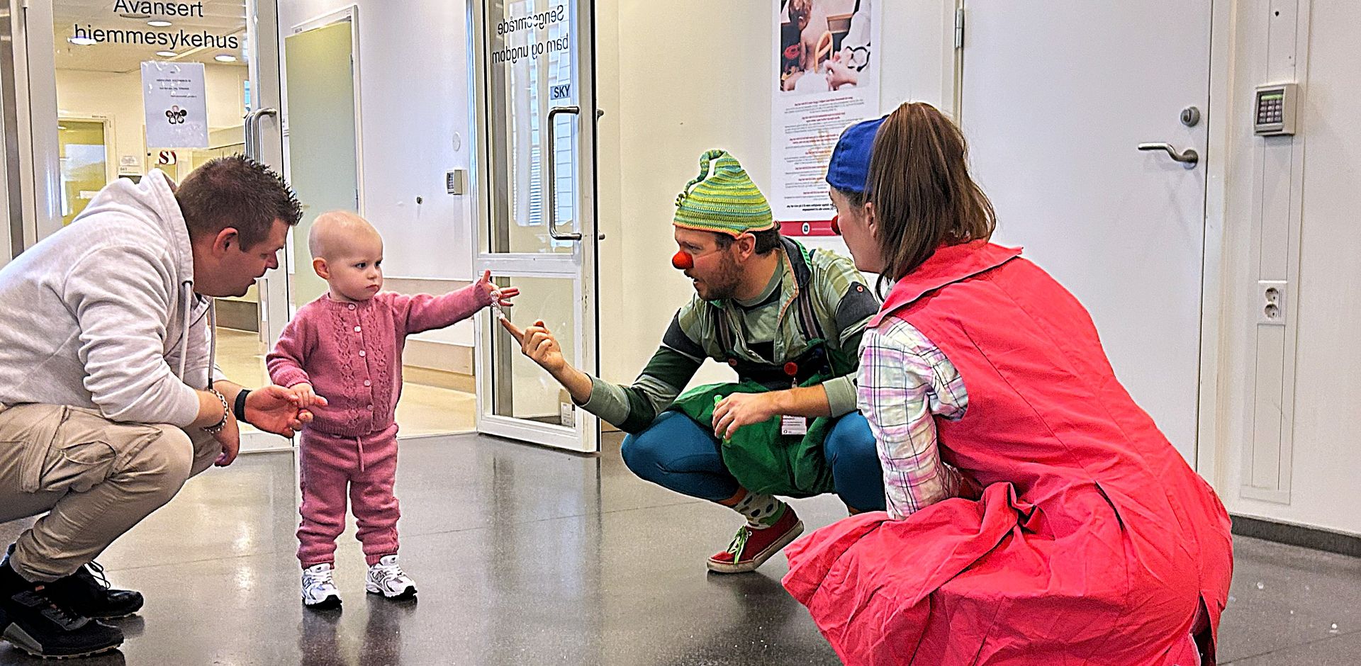 Ullensaker Røde Kors og Sykehusklovnene med felles mål om å skape gode øyeblikk for barn og unge