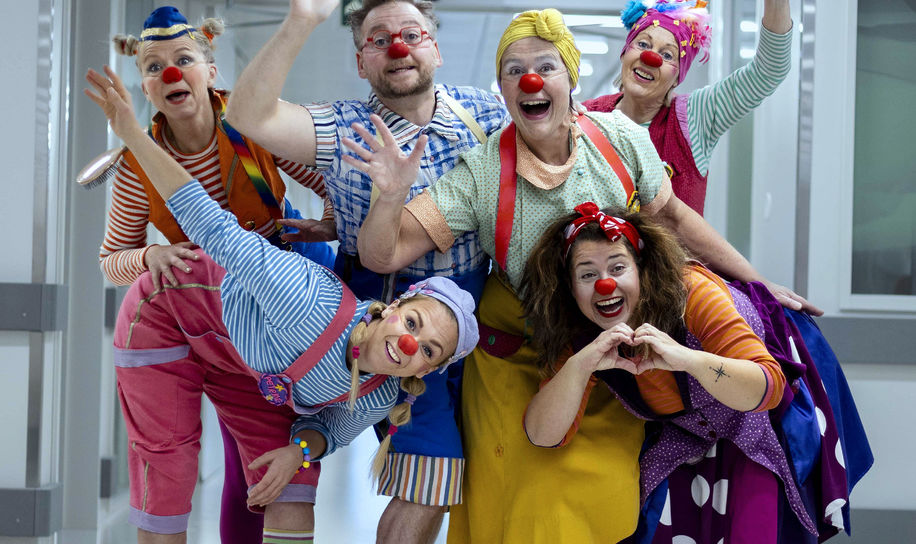 To klovner gjøgler igjen