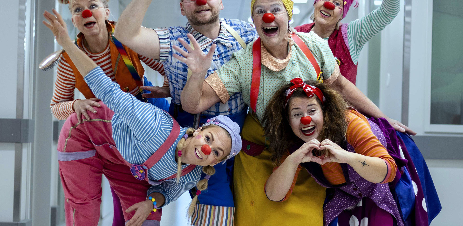 To klovner gjøgler igjen