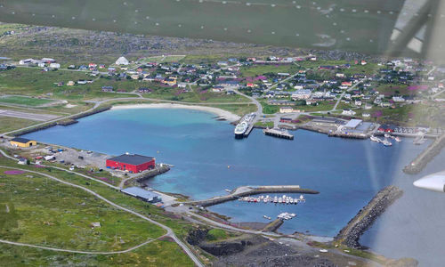 Hasvik sentrum, havn og flyplass