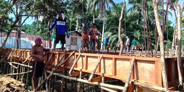 Kirkebygget i Llorrente, Østre Samar