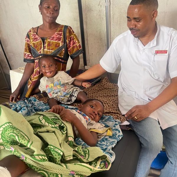 Feza (10) overlevde – men mistet alt 