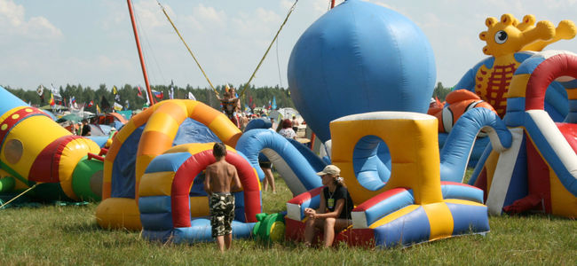 ​​​​​​​Аттракционные зоны на фестивалях open-air