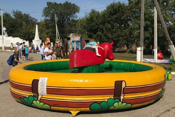 аттракцион бык родео в Москве аренда на мероприятие, аренда механический бык на мероприятие, аренда родео на мероприятие