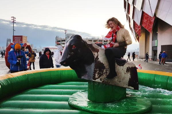 аттракцион бык в Москве аренда на прокат,  Прокат аттракционов для ивента, прокат механический бык