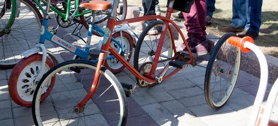 Кручу, кручу, кручу педали, кручу... Аттракционы на Всемирный День Велосипеда.