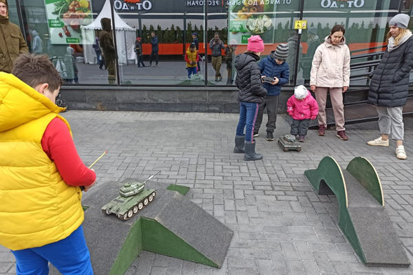 Организация и проведение мероприятия на 23 февраля.  аттракционы и развлечения на 23 февраля в офис