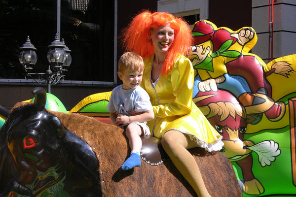 1 июня день защиты детей аттракционы и развлечения для детей. Аренда батутов и аттракционов