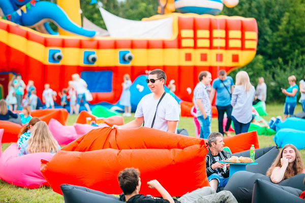 День защиты детей организация и проведение детского праздника , 1 июня день защиты детей аттракционы и развлечения для детей. Аренда батутов и аттракционов