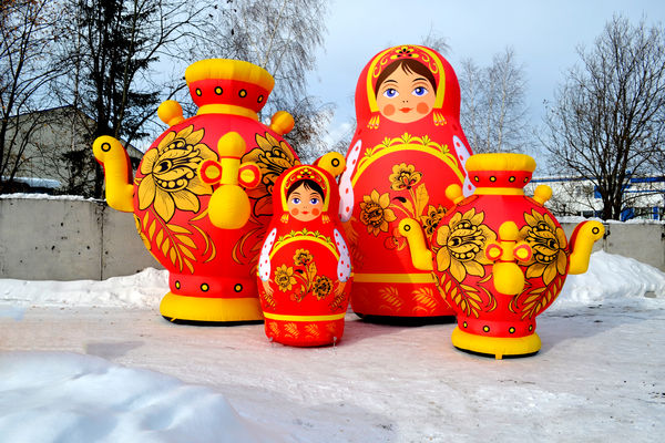 Аренда надувных аттракционов на Масленицу