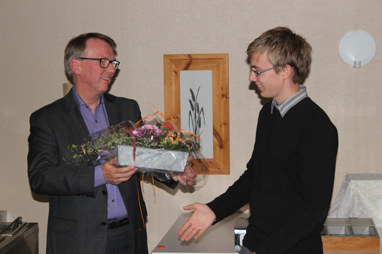 Knut Østbye ble takket under BUAK 2011 for hans innsats som kasserer gjennom 16 år for BUR.
