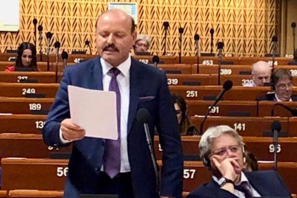 Ghiletchis resolusjon ble vedtatt med 70 prosent av stemmene fra Europas parlamentarikere