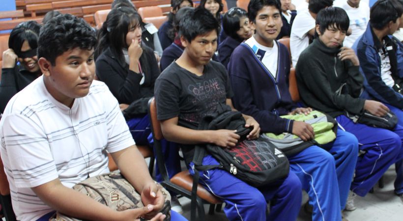 Noen av ungdommene som har fått undervisning gjennom JOEL-prosjektet i Peru. 