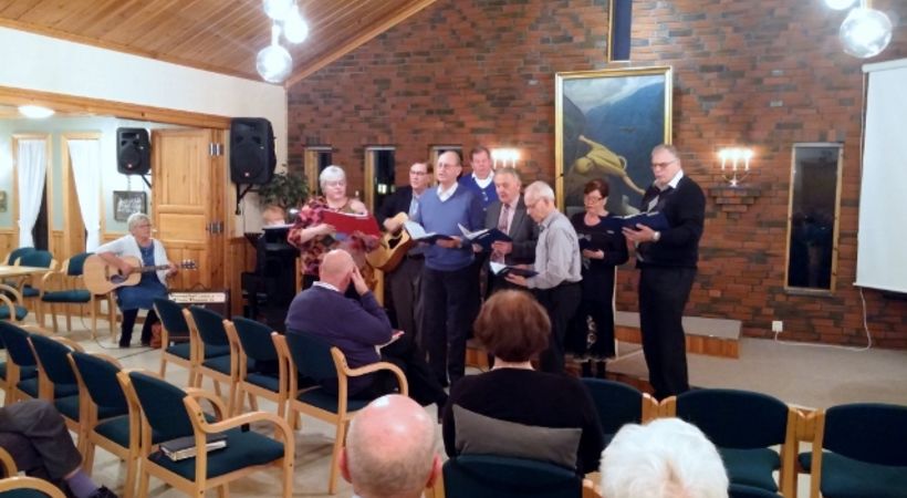 Musikken fra Klippen, Saltnes i Råde, synger med entusiasme lørdag kveld