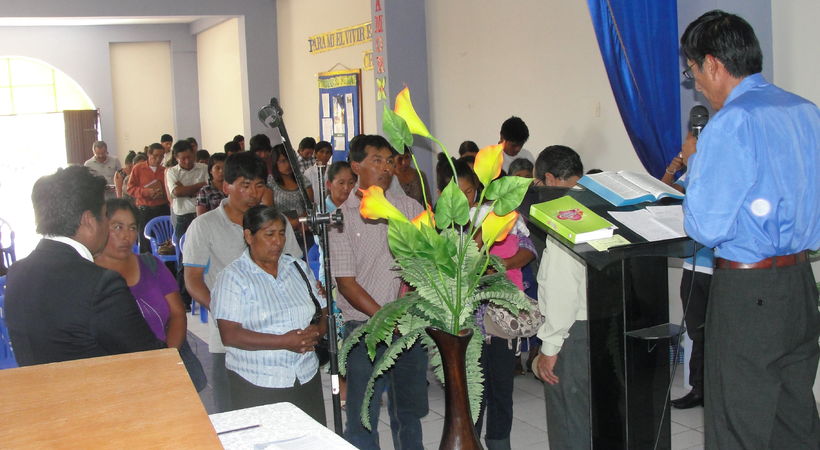 Fra Radio JR sitt stormøte i kirken i Mejía 29. april. Fem radiolyttere tok i mot Jesus denne dagen.