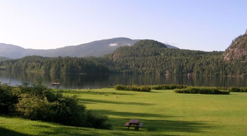 Stille sommermorgen på Kvitsund Gymnas