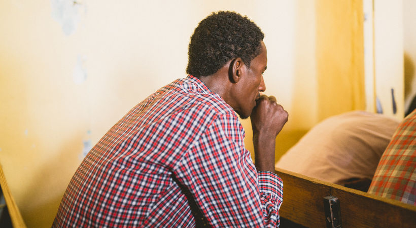 En gruppe blinde ungdommer i Eritrea forteller at de blir svært velsignet av å høre på kristne radiosendinger Norea støtter (Illustrasjonsfoto).
