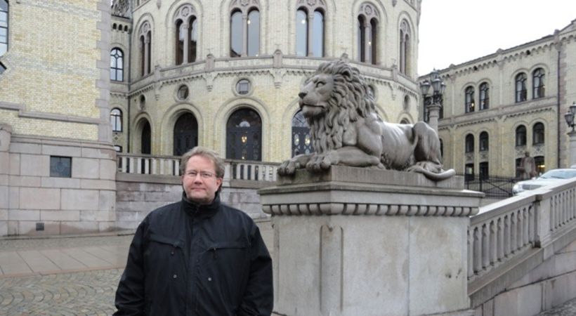 Trofast medarbeider i Norea lokalradio