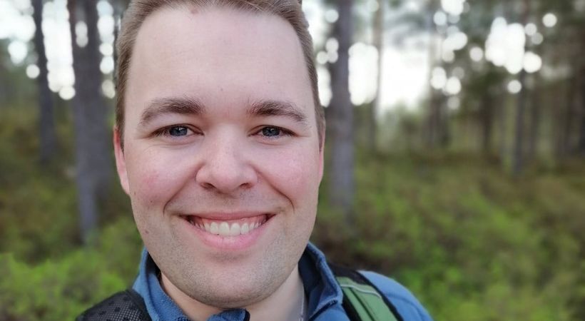 Over en åpen Bibel med Lars-Petter Ødegård