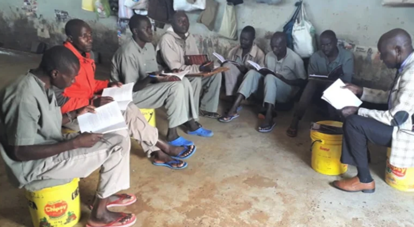 Satt fri i fengselet