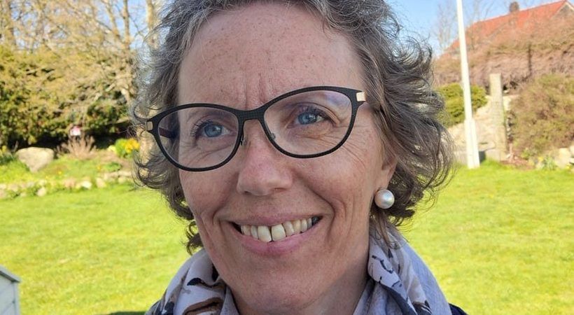 Over en åpen Bibel med Eli Fuglestad